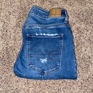 AMERICAN EAGLE JEANS
